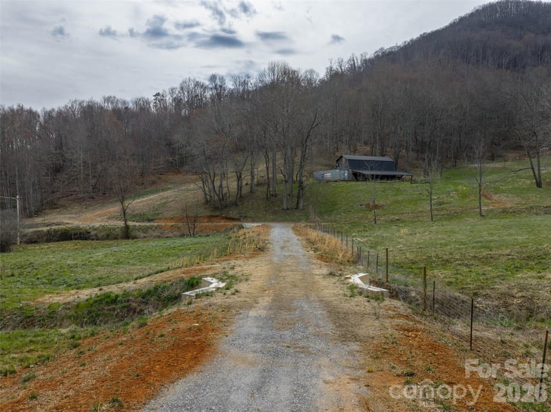 1433 Crabtree Mountain Rd, Clyde, NC 28721