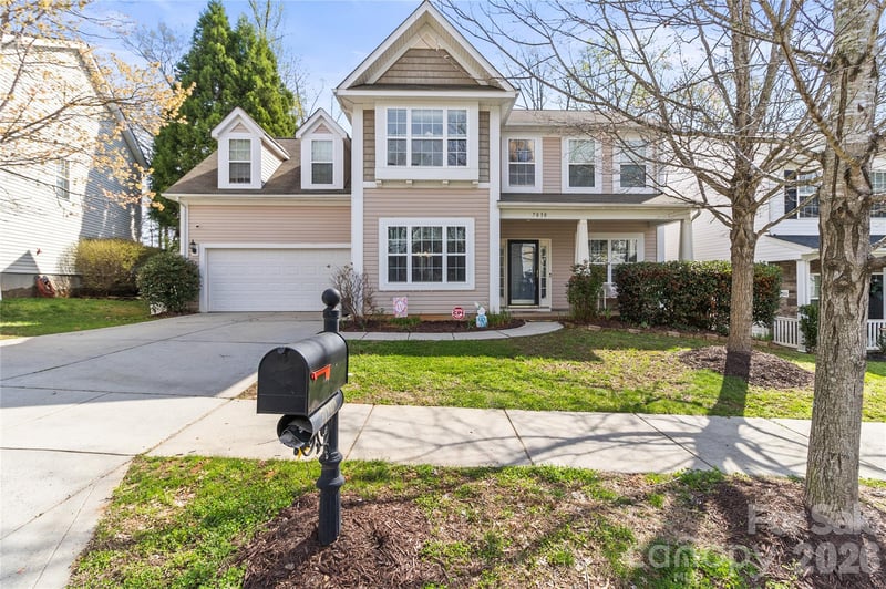 7030 Carrington Pointe Dr, Huntersville, NC 28078