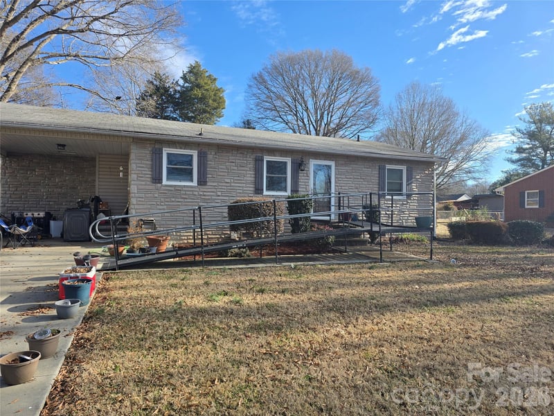 499 Raymond St, Mocksville, NC 27028