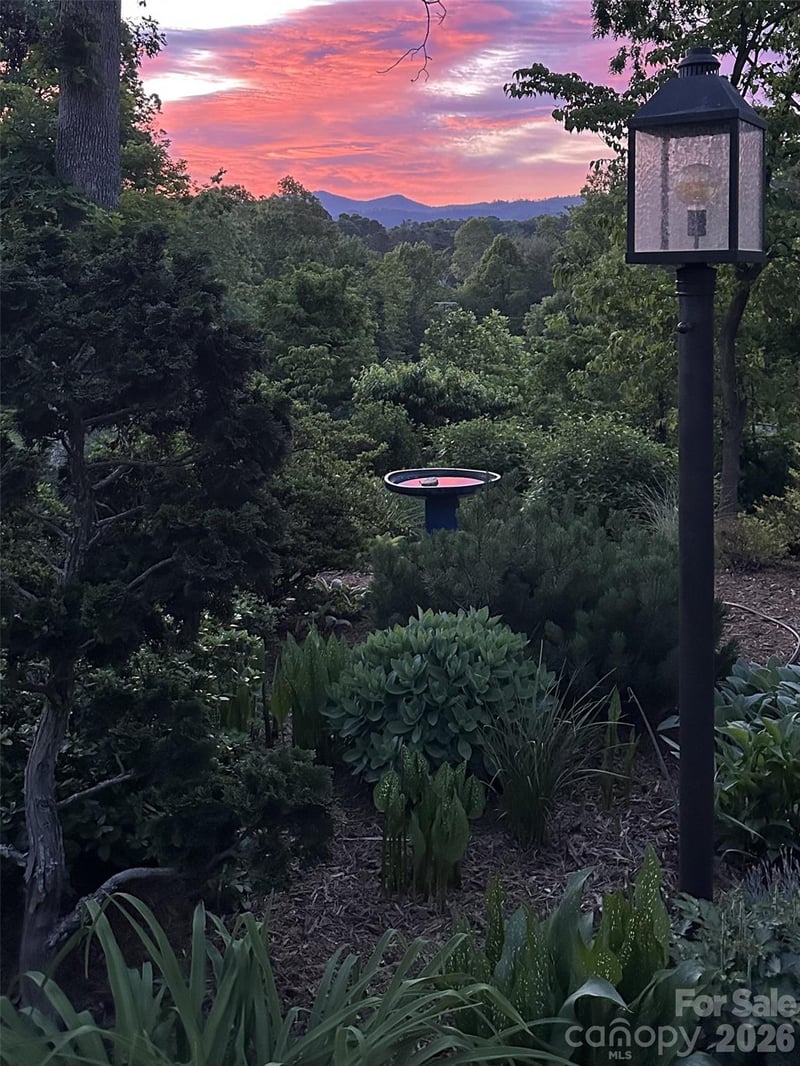 210 Wildflower Rd, Asheville, NC 28804