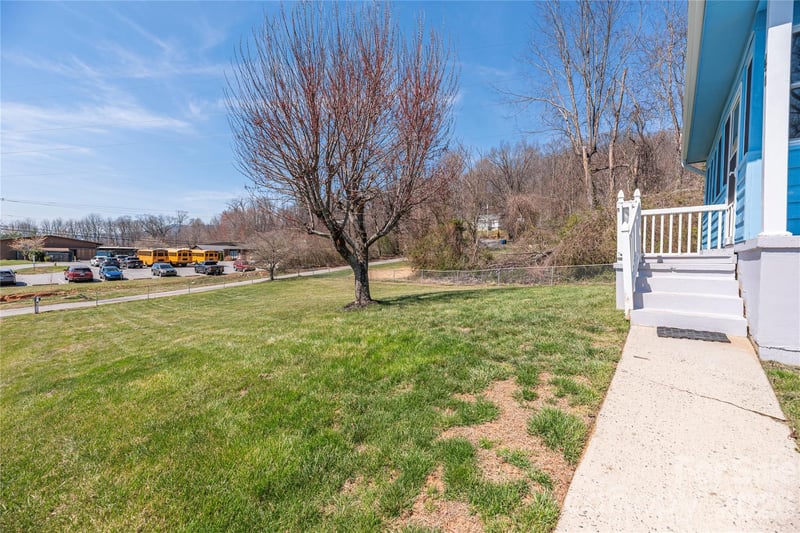 40 Warner Rd, Canton, NC 28716