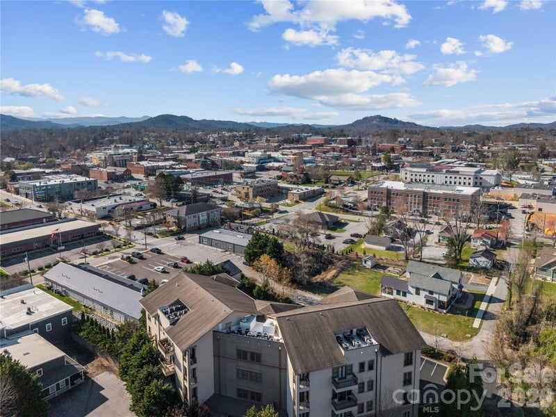 350 Allen St #303, Hendersonville, NC 28792