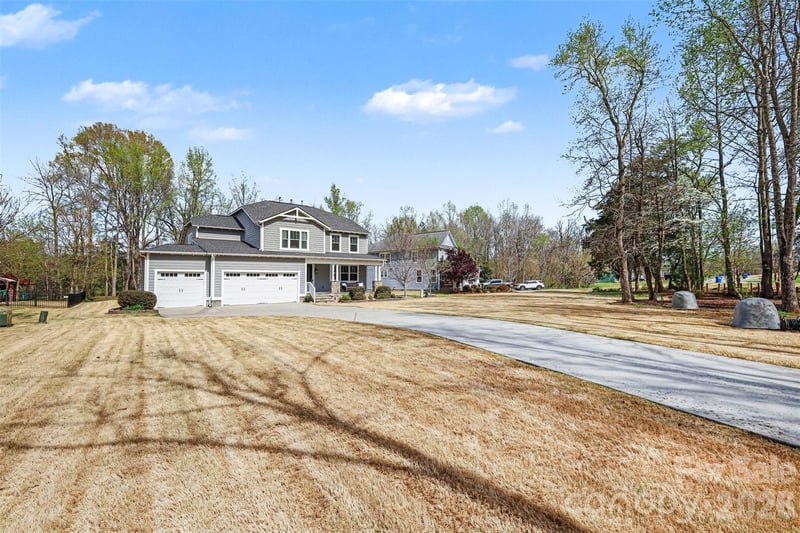174 Country Lake Dr, Mooresville, NC 28115