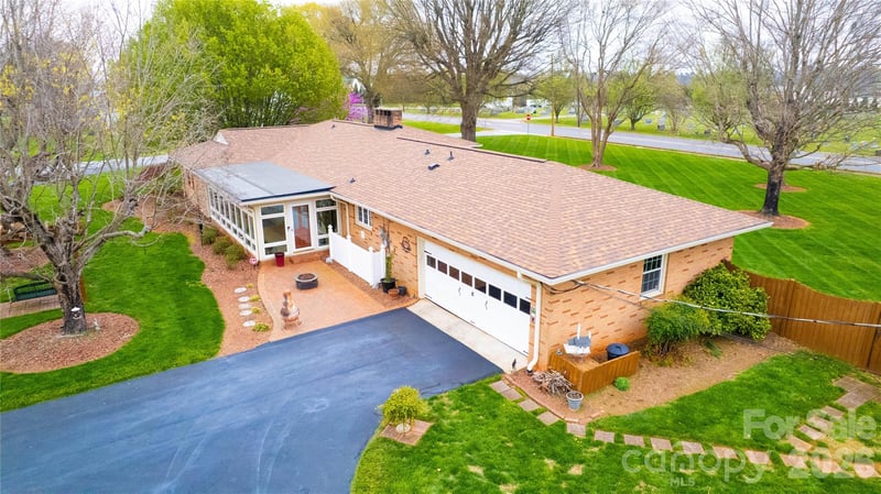 3486 Main St, Claremont, NC 28610