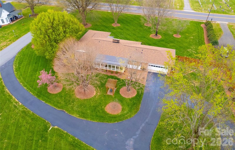 3486 Main St, Claremont, NC 28610
