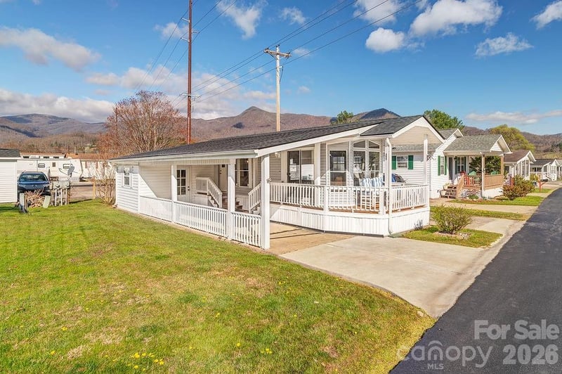 78 Strollers Ln, Waynesville, NC 28785