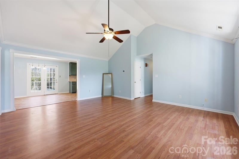 106 Chinaberry Ct, Gastonia, NC 28052