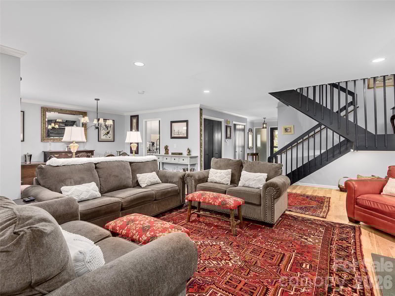 521 Crowfields Ln, Asheville, NC 28803