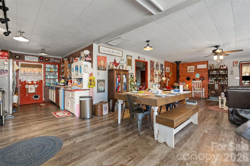 179 Lewis Ln, Maggie Valley, NC 28751