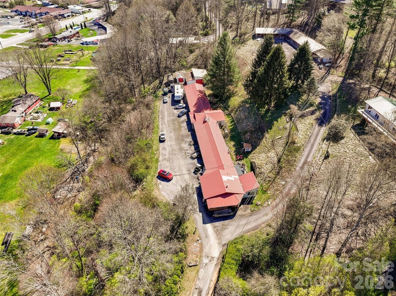179 Lewis Ln, Maggie Valley, NC 28751