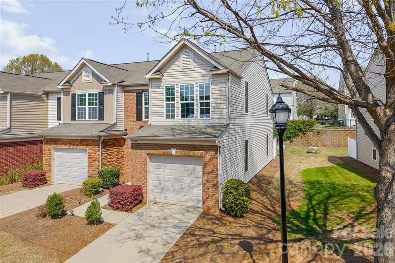 2419 Diplomat Ln, Charlotte, NC 28210