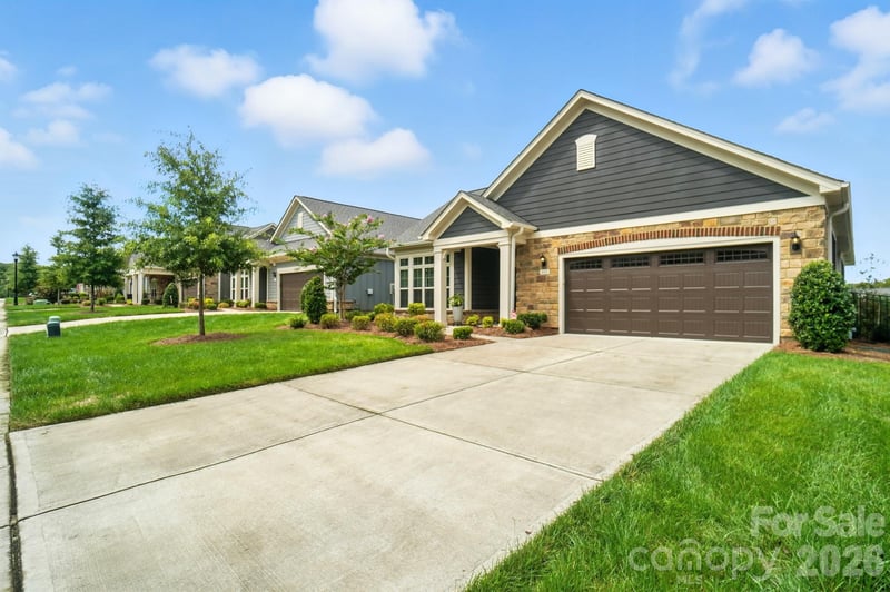 695 Poplar View Dr, Concord, NC 28027