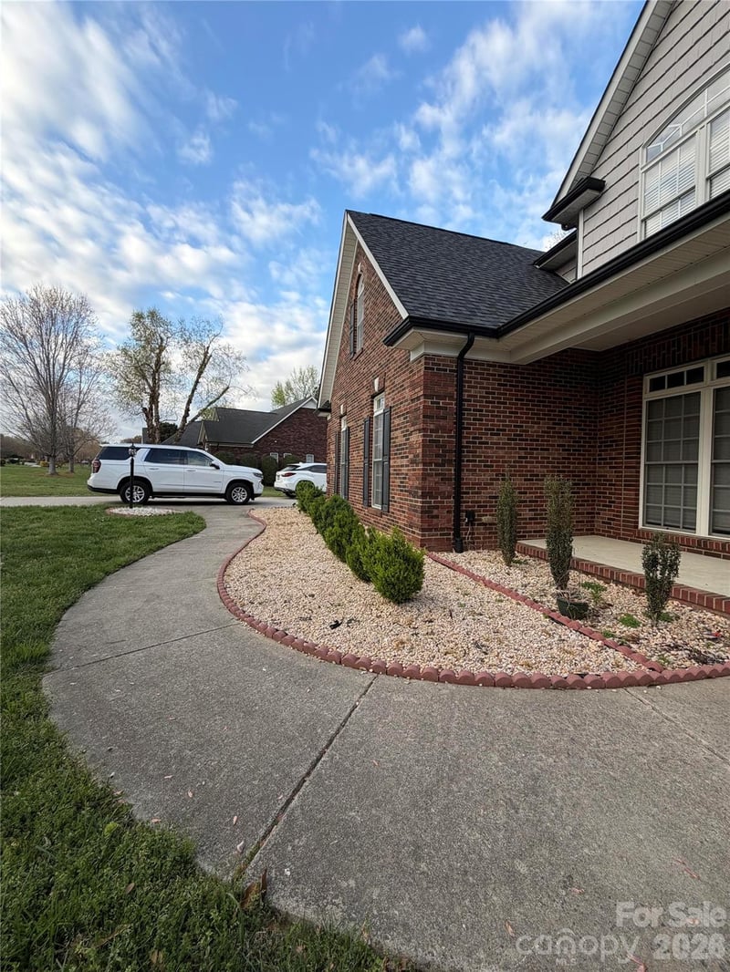 7901 Tottenham Dr, Harrisburg, NC 28075