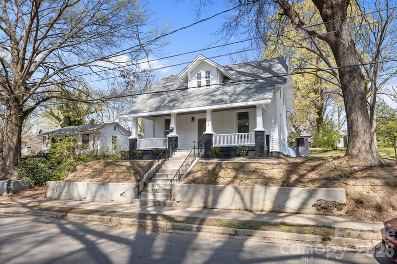 414 Sharpe St, Statesville, NC 28677