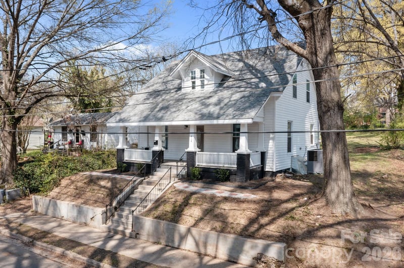 414 Sharpe St, Statesville, NC 28677