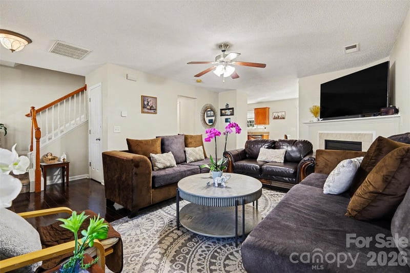 503 River View Dr, Lowell, NC 28098