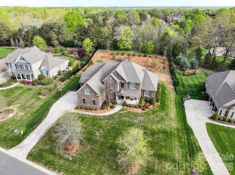 1015 Golden Bell Dr, Waxhaw, NC 28173