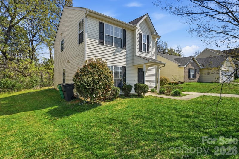 836 Almora Dr, Charlotte, NC 28216