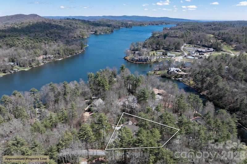 1580 Fairway Dr, Lake Toxaway, NC 28747