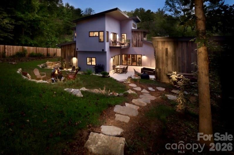 46 Pinecroft Rd, Asheville, NC 28804