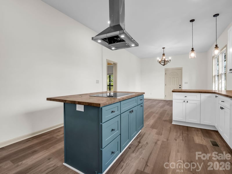 109 Nc 120 Hw, Mooresboro, NC 28114