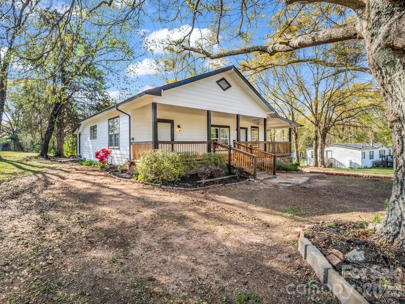 109 Nc 120 Hw, Mooresboro, NC 28114