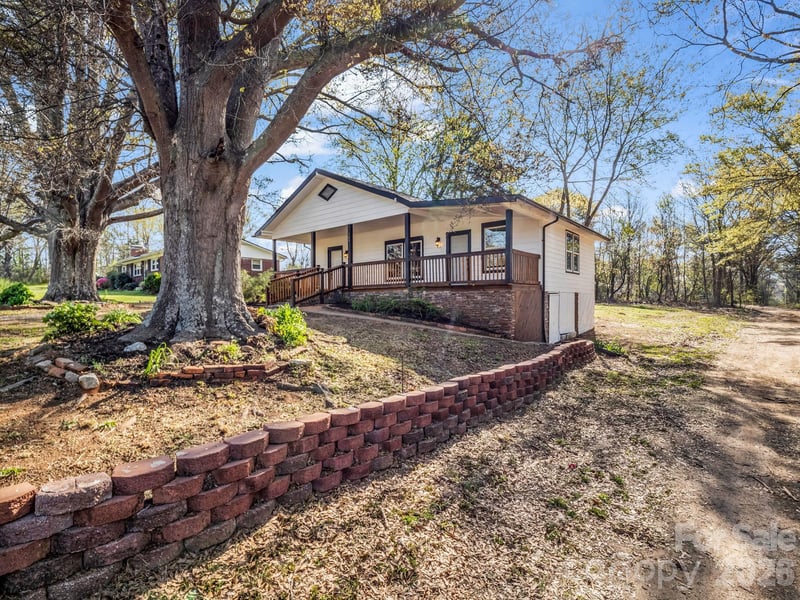 109 Nc 120 Hw, Mooresboro, NC 28114