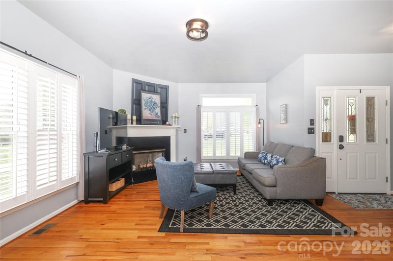 7982 King Arthurs Ct, Denver, NC 28037