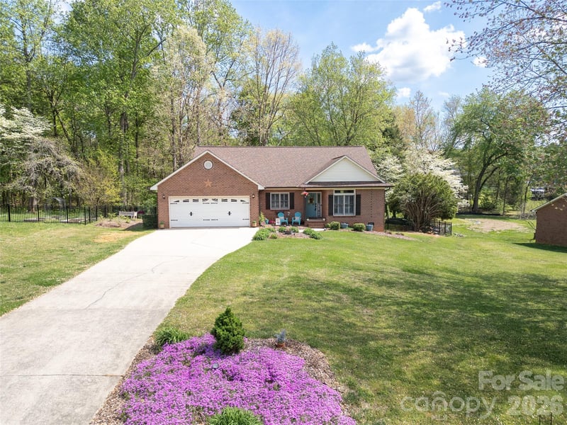 7982 King Arthurs Ct, Denver, NC 28037
