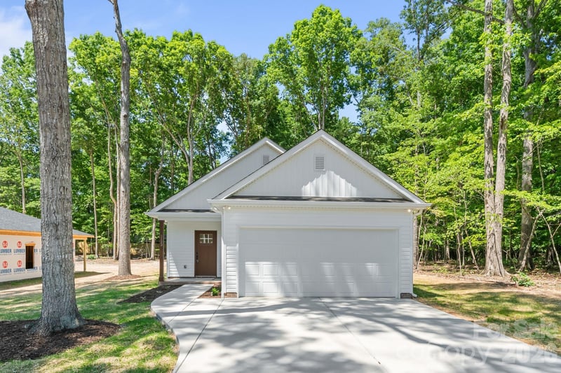 2123 Woodhurst Ln, Albemarle, NC 28001