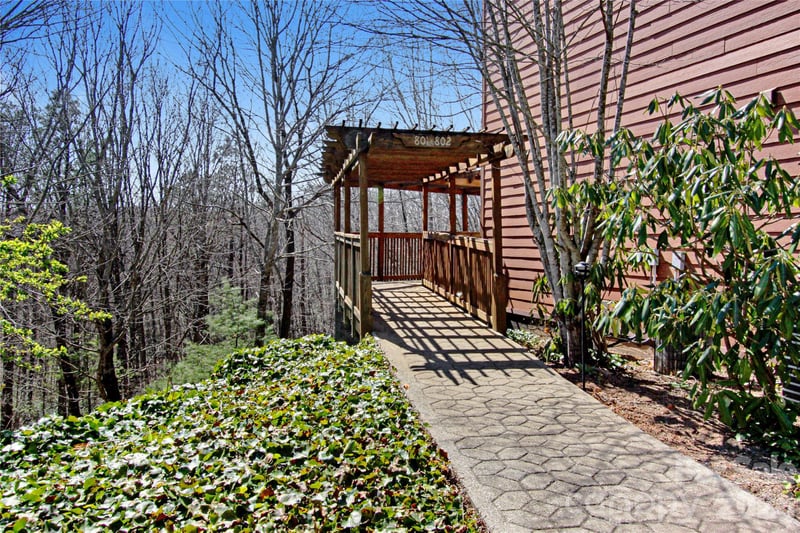 157 Toxaway Views Dr #801, Lake Toxaway, NC 28747