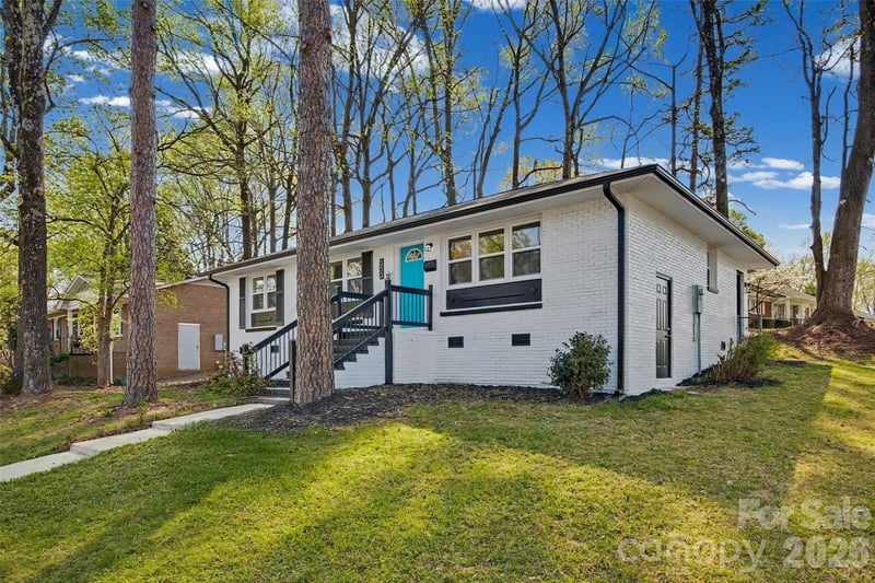 553 Derrydowne Dr, Charlotte, NC 28213