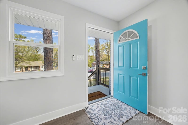 553 Derrydowne Dr, Charlotte, NC 28213