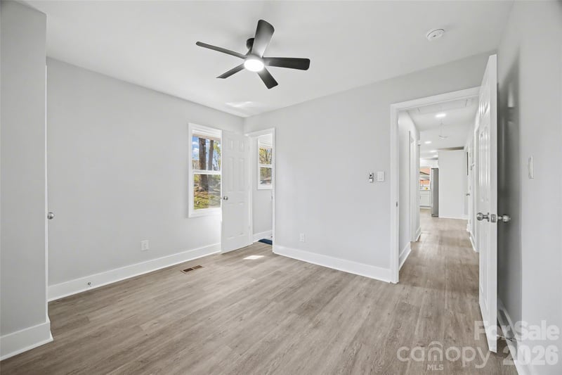 553 Derrydowne Dr, Charlotte, NC 28213