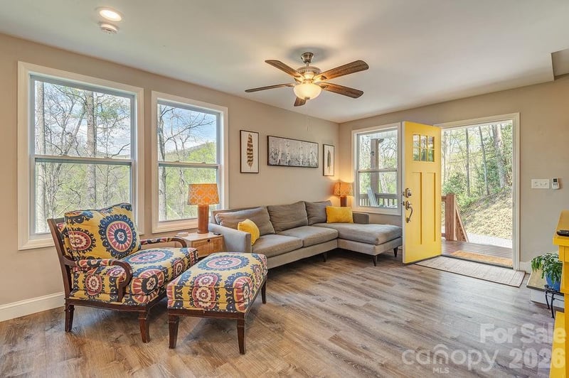 343 Garren Creek Rd, Fairview, NC 28730