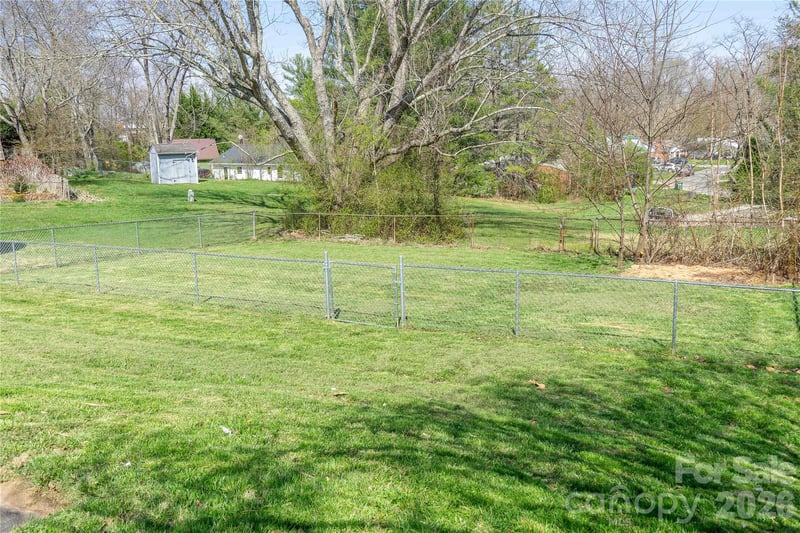 183 Mount Carmel Rd, Asheville, NC 28806