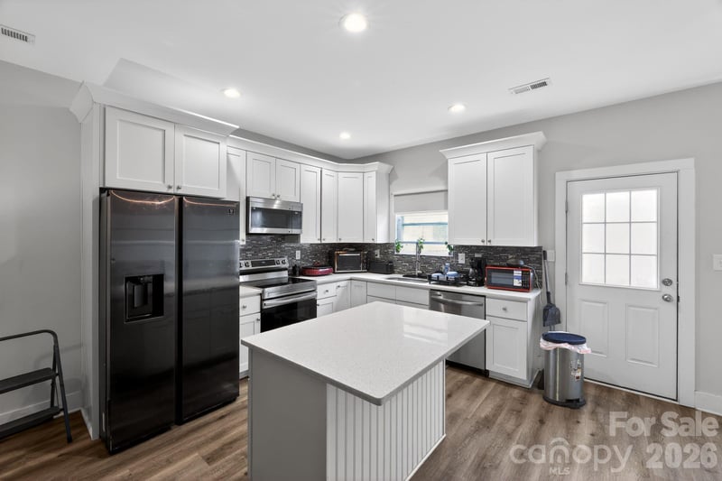 1048 Mclain Rd, Kannapolis, NC 28083