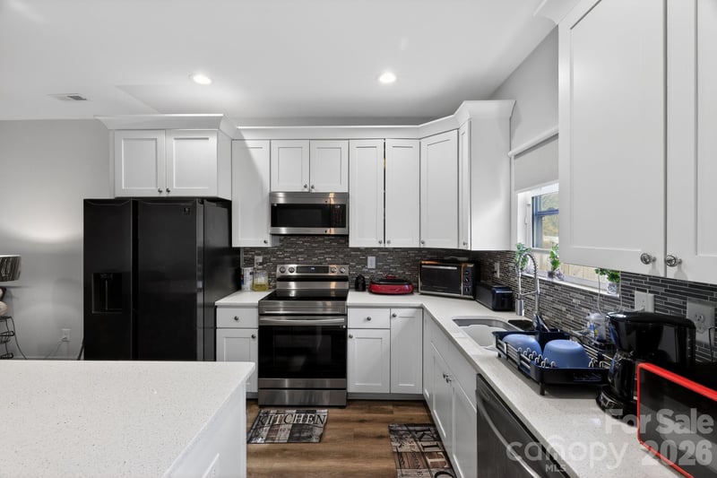 1048 Mclain Rd, Kannapolis, NC 28083