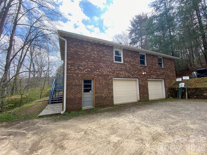 23 Old Farm School Rd, Asheville, NC 28805