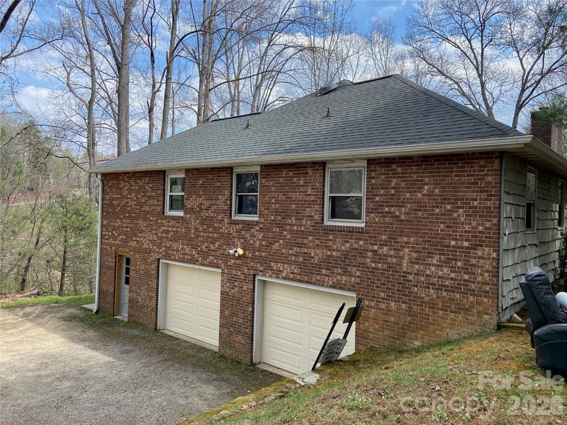 23 Old Farm School Rd, Asheville, NC 28805