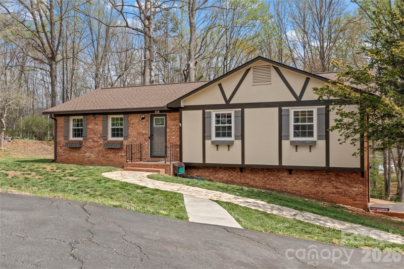 218 Misty Ct, King, NC 27021