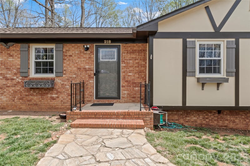 218 Misty Ct, King, NC 27021