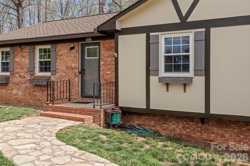 218 Misty Ct, King, NC 27021