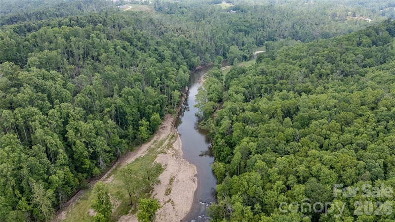 000 Vaughn Rd, Spruce Pine, NC 28777