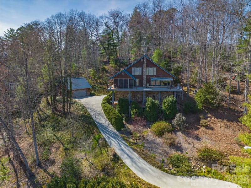 369 Deals Gap Rd, Robbinsville, NC 28771