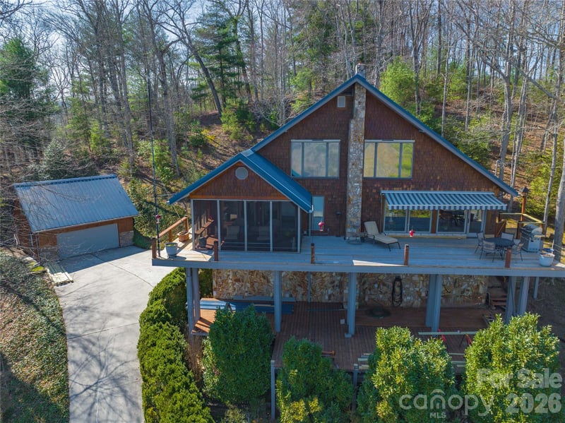 369 Deals Gap Rd, Robbinsville, NC 28771