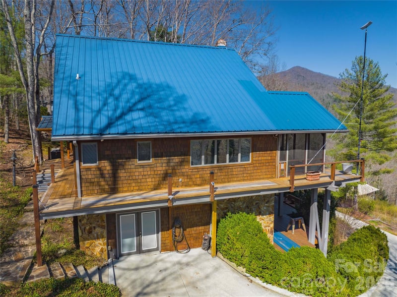 369 Deals Gap Rd, Robbinsville, NC 28771
