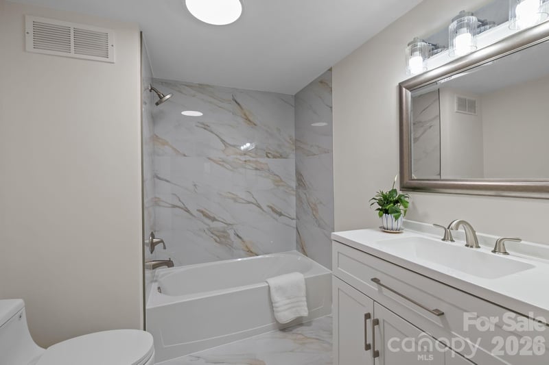 2503 Roswell Ave #207, Charlotte, NC 28209