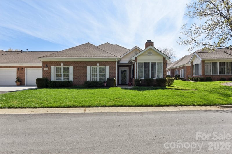 10816 Willow Crossing Dr, Charlotte, NC 28210