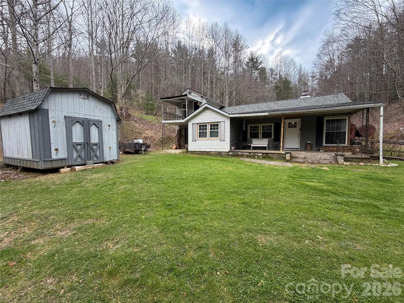 658 Upper Hanging Rock Rd, Spruce Pine, NC 28777